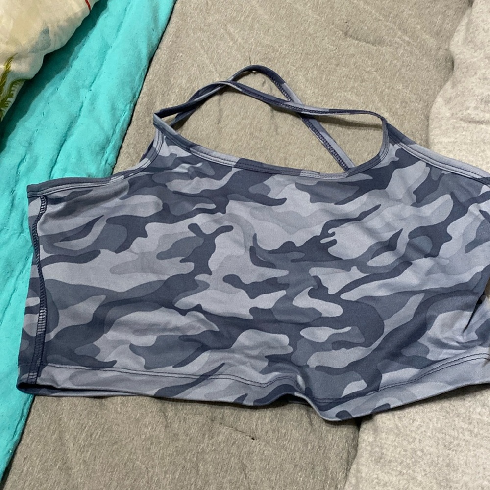Vineyard Vines tank
